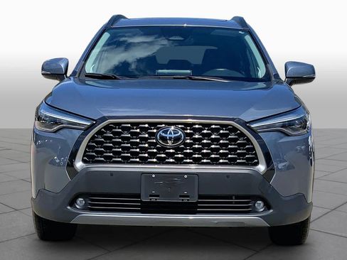Used 2023 Toyota Corolla Cross XLE w/ Convenience Package AWD/4WD image 4