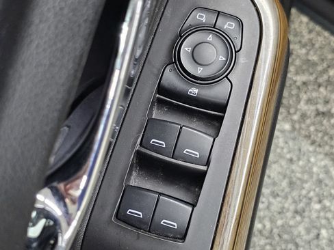 Used 2017 GMC Acadia SLE w/ Driver Alert Package I FWD image 34