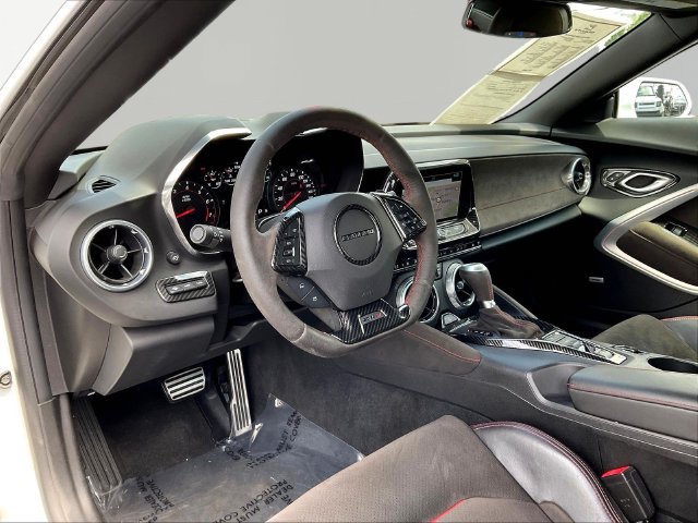 Used 2018 Chevrolet Camaro ZL1 RWD image 15