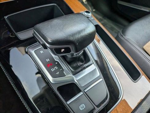 Used 2021 Audi Q5 2.0T Premium Plus w/ Premium Plus Package AWD/4WD image 12