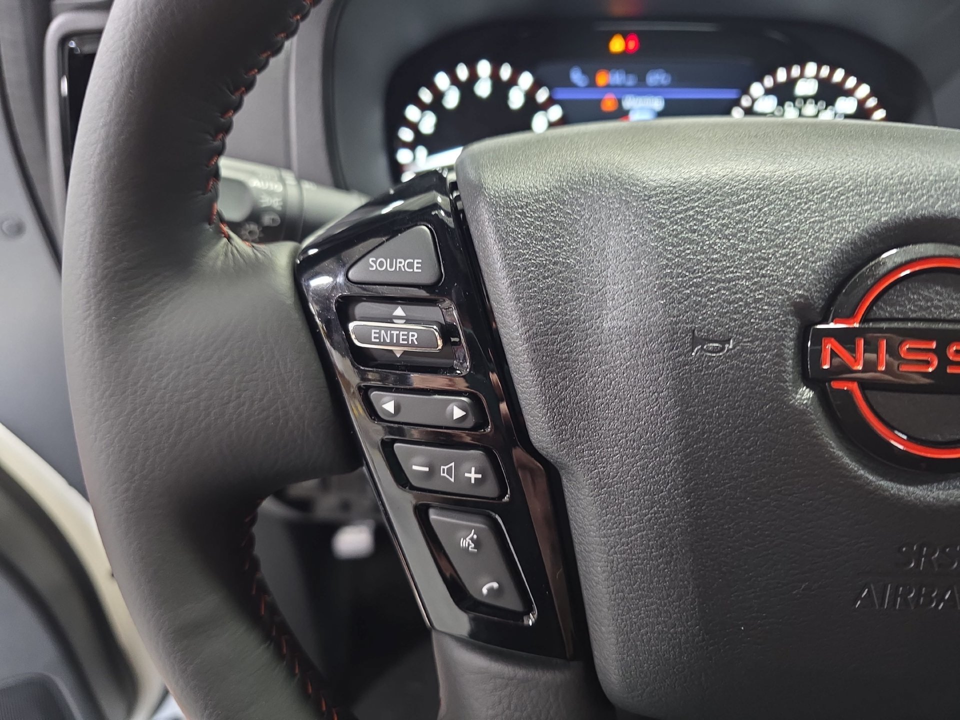 New 2027 Nissan Frontier PRO-4X w/ Pro Convenience Package AWD/4WD image 17