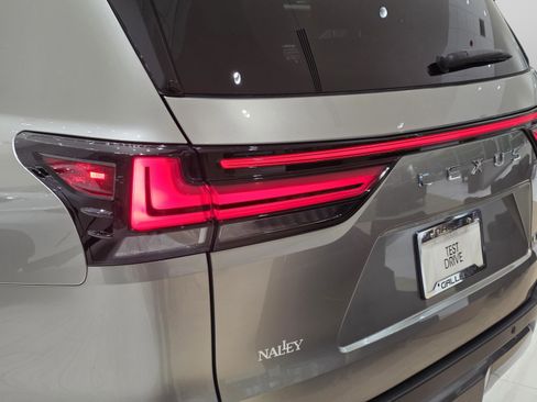 New 2026 Lexus LX 700h Luxury image 9