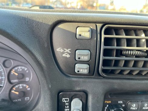 Used 2000 GMC Jimmy SLE image 34