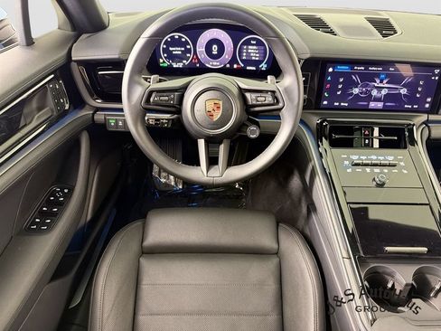 Used 2025 Porsche Panamera w/ Premium Package RWD image 29