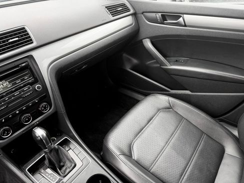 Used 2014 Volkswagen Passat 1.8T S image 13