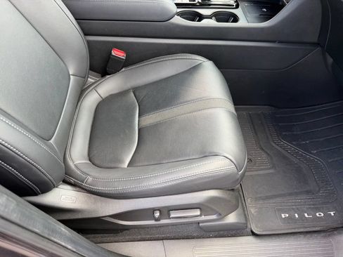 Used 2023 Honda Pilot EX-L image 16