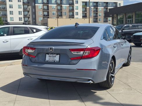 Used 2022 Honda Accord Sport image 3