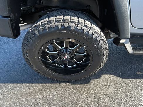 Used 2016 Jeep Wrangler Unlimited Rubicon w/ Connectivity Group AWD/4WD image 41