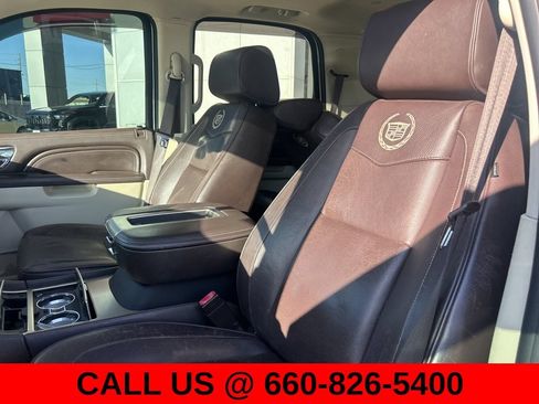 Used 2011 Cadillac Escalade Platinum AWD/4WD image 18