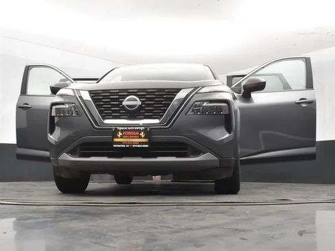 Used 2023 Nissan Rogue SV FWD image 11