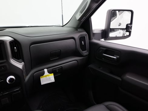 Used 2024 GMC Sierra 3500 Pro AWD/4WD image 30