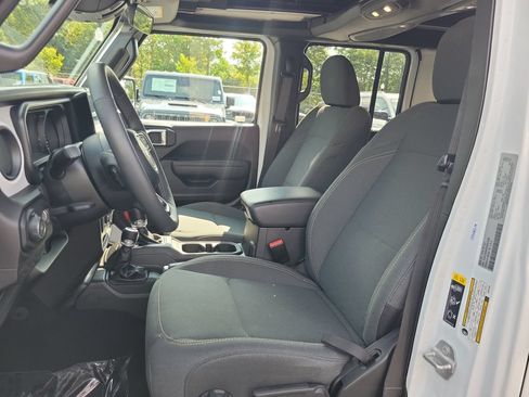 Certified 2025 Jeep Wrangler Unlimited Sport AWD/4WD image 18
