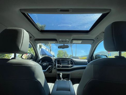 Used 2015 Toyota Highlander XLE image 14