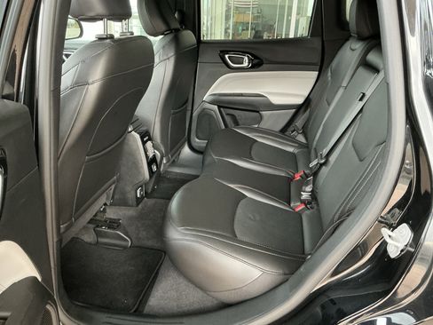 Used 2023 Jeep Compass Limited image 18