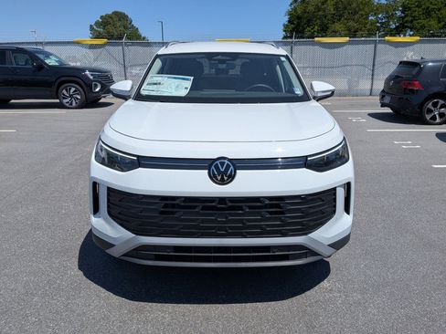 New 2026 Volkswagen Tiguan SE AWD/4WD image 8