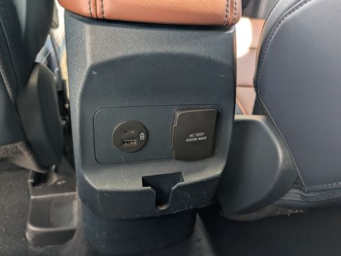 Used 2023 Ford Maverick Lariat w/ Lariat Luxury Package FWD image 12