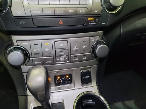 Used 2012 Toyota Highlander 4WD image 33
