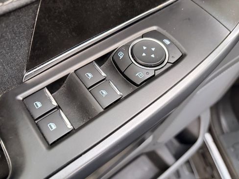 Certified 2023 Ford F150 Lightning XLT image 13