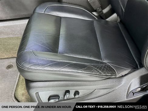 Used 2018 Chevrolet Suburban LT image 19