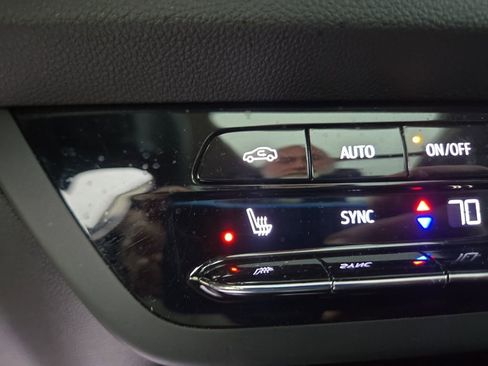 Used 2022 Buick Envision Essence w/ Sport Touring Package image 24