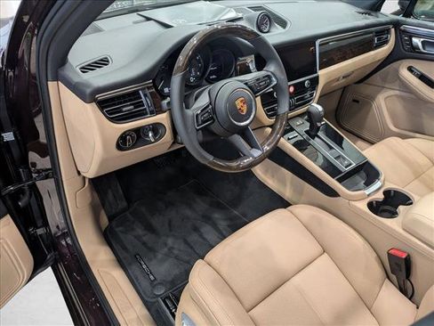 Used 2026 Porsche Macan AWD/4WD image 8