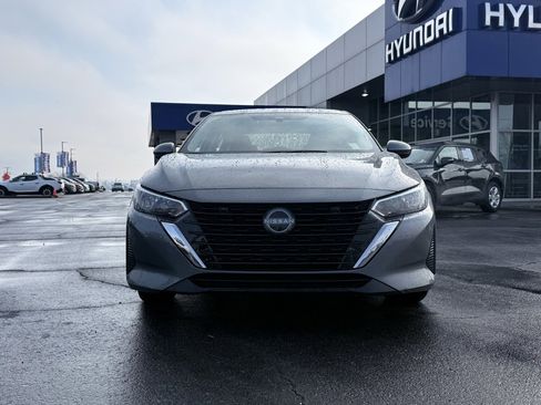 Used 2024 Nissan Sentra SV image 2