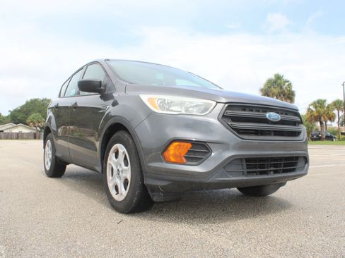 Used 2017 Ford Escape S FWD image 18