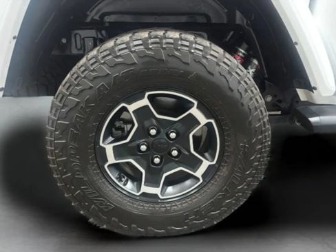 Used 2022 Jeep Gladiator Mojave w/ Safety Group AWD/4WD image 26