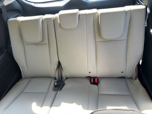 Used 2024 Subaru Ascent Limited w/ Technology Package image 11