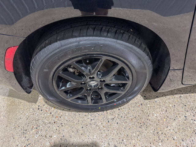 Used 2024 Chrysler Pacifica Touring-L FWD image 27