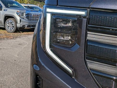 Used 2025 GMC Sierra 1500 Elevation w/ Preferred Package image 10