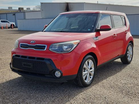 Used 2016 Kia Soul + image 1