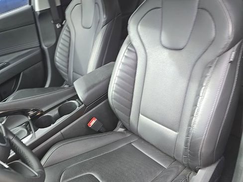 Used 2025 Hyundai Elantra Limited image 14