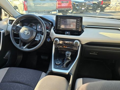 Used 2022 Toyota RAV4 XLE image 13