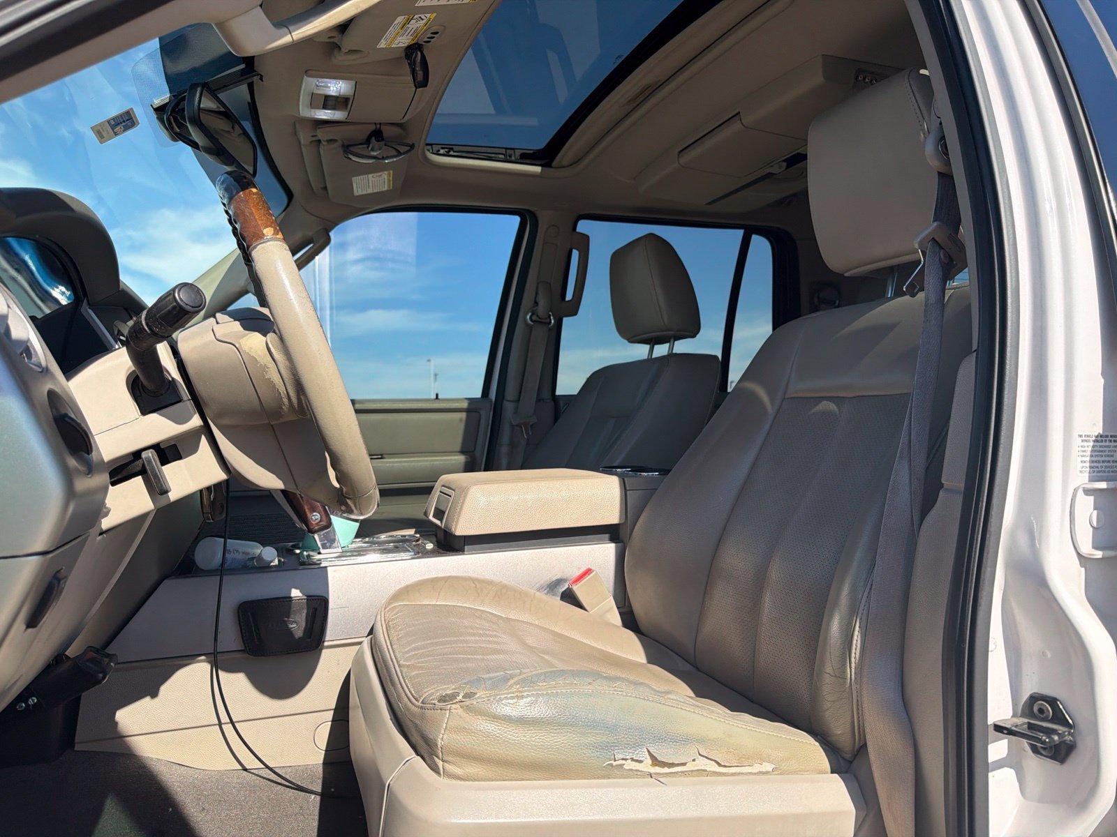 Used 2010 Ford Expedition Limited RWD image 11