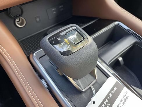 New 2026 Nissan Pathfinder Platinum FWD image 18