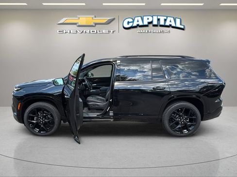 Used 2026 Chevrolet Traverse RS FWD image 9