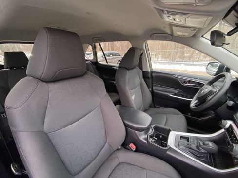 Used 2024 Toyota RAV4 XLE image 21