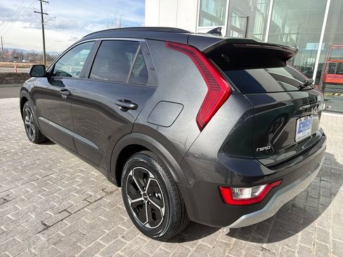 Used 2023 Kia Niro EX w/ EX Cold Weather Package image 3
