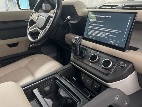Used 2023 Land Rover Defender 130 S image 22