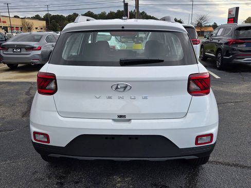 New 2026 Hyundai Venue SEL FWD image 10