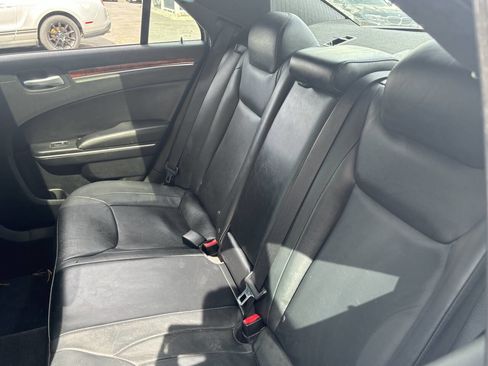 Used 2013 Chrysler 300 image 15