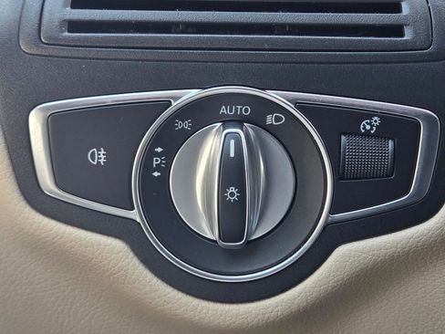 Used 2020 Mercedes-Benz GLC 300 image 27