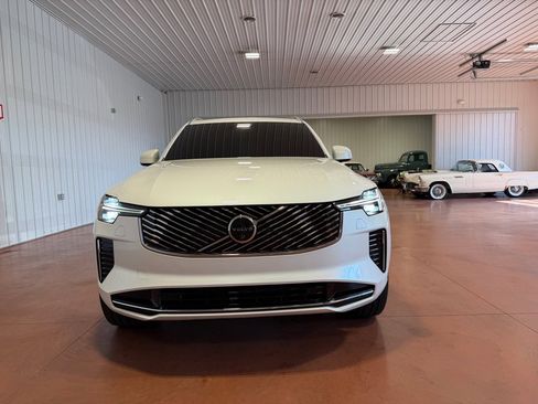 Used 2026 Volvo XC90 B5 Plus w/ Protection Package Premier AWD/4WD image 6