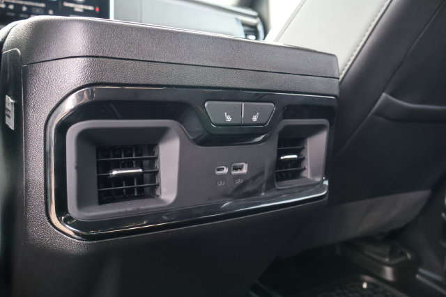 Used 2025 GMC Sierra 2500 AT4 w/ AT4 Premium Plus Package AWD/4WD image 9