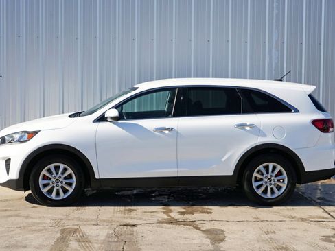 Used 2020 Kia Sorento LX image 40