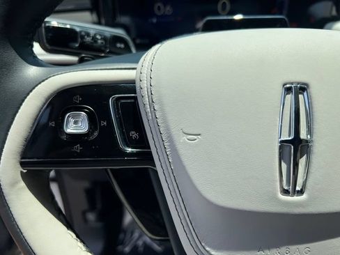 New 2026 Lincoln Aviator 2WD w/ Jet Appearance Package image 30