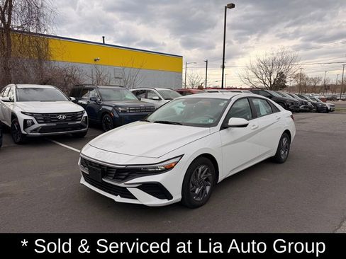 Certified 2024 Hyundai Elantra SEL FWD image 7