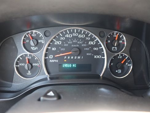 Used 2021 Chevrolet Express 2500 w/ Driver Convenience Package RWD image 10