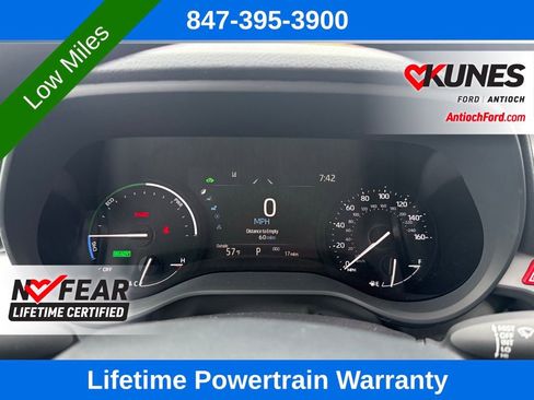 Used 2025 Toyota Sienna LE image 42